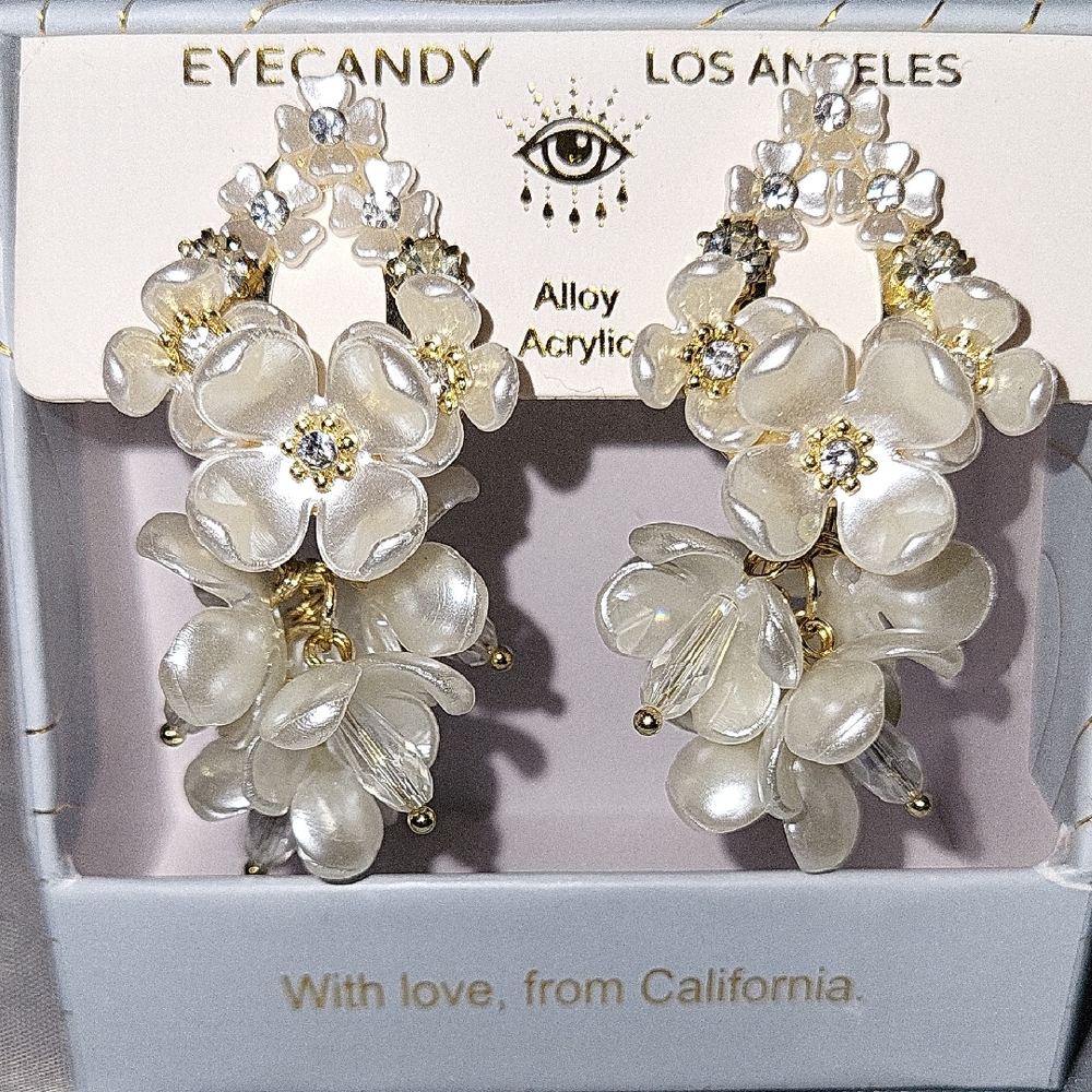 Eye Candy Pearl White Floral Drop Earrings Bnib Te TL